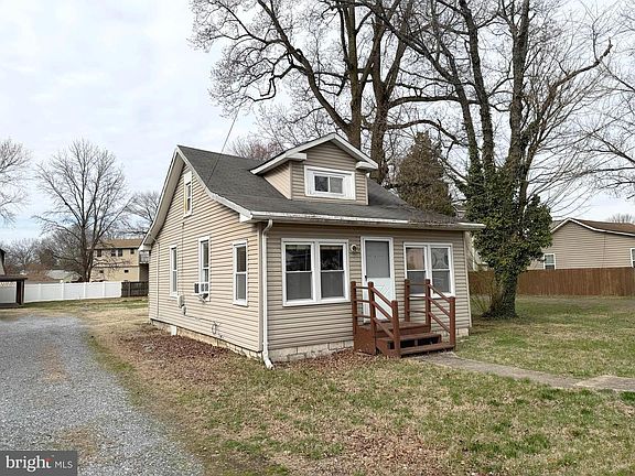 2nd image of 8224 Fort Smallwood Rd