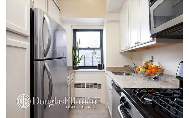 Sold by Douglas Elliman | media 18