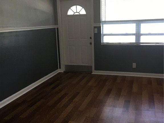 2nd image of 229 Dartmoor Ave