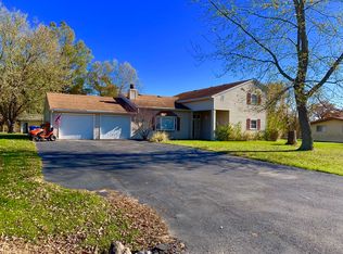 762 N 2856th Rd, Utica, IL 61373