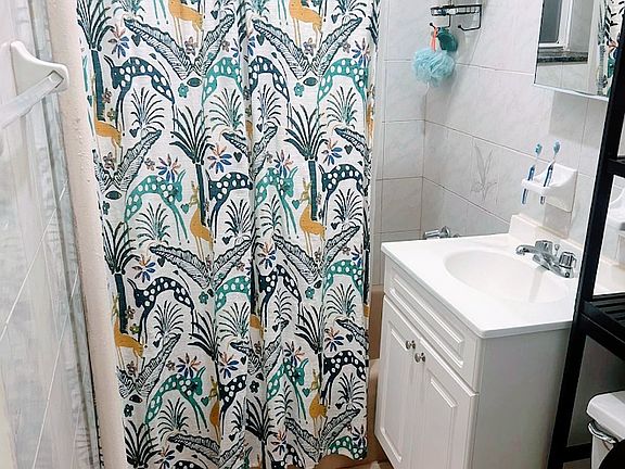 5th image of 2570 37th St APT 1
