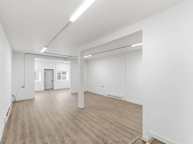 759 Barton St E #MAIN — Photo 11