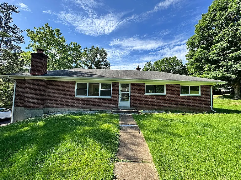 15 Hedgewood Ln — Photo 1