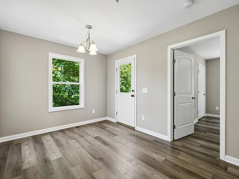 91 Valley View St — Photo 13