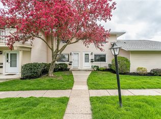 644 Eastbrooke Ln, Rochester, NY 14618