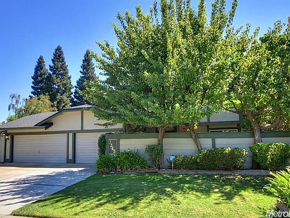 3rd image of 7345 Flowerwood Way