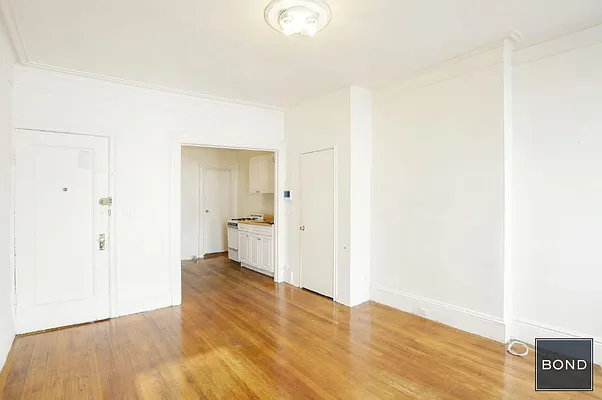 Rented by Bond New York | media 8