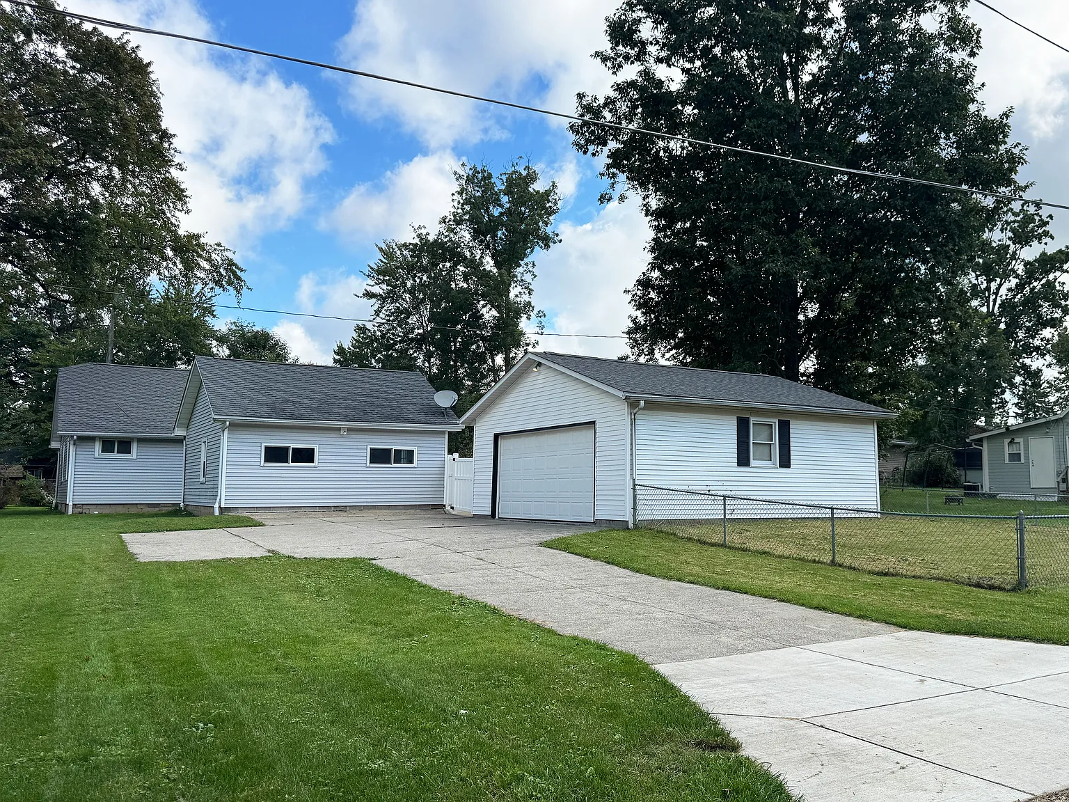 3 bed, 1795 sqft, $2,450 — Photo 2