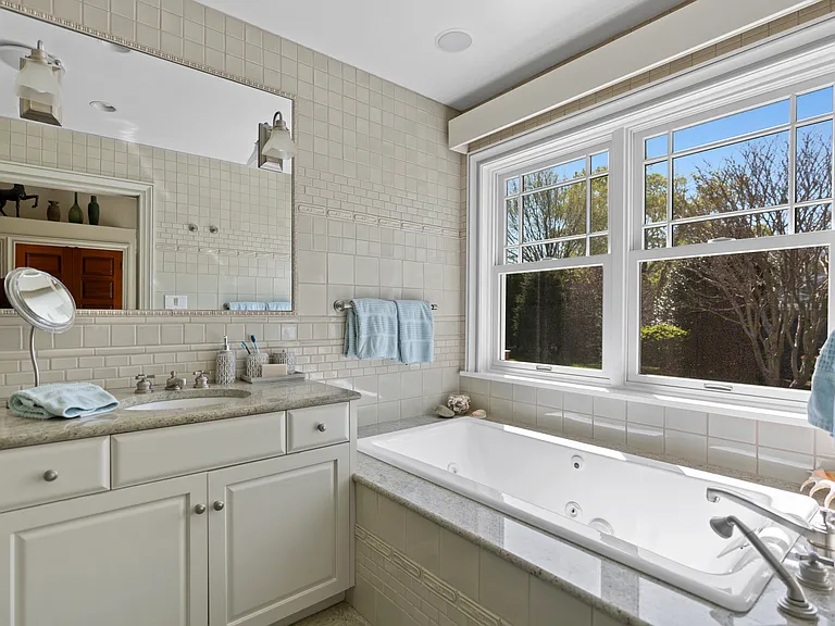 73 Newman Ave — Photo 17