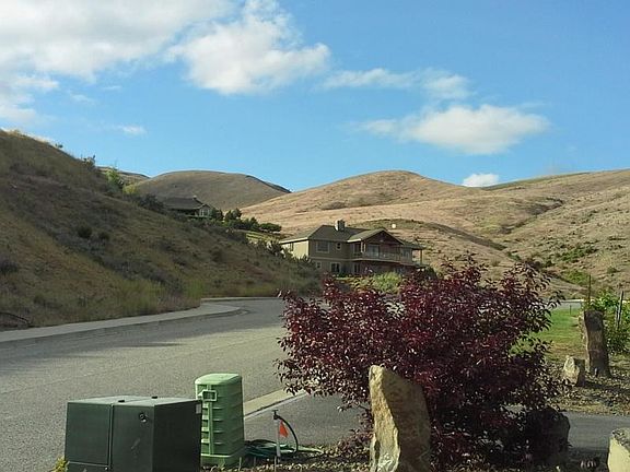 3rd image of 106 Pheasant Canyon Ct