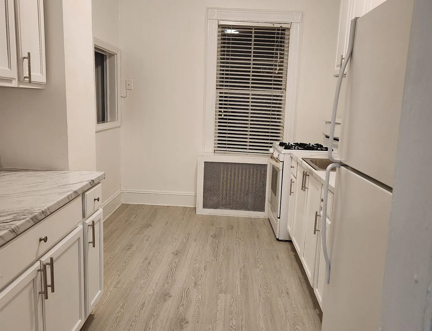 2 bed, 850 sqft, $2,500 — Photo 1