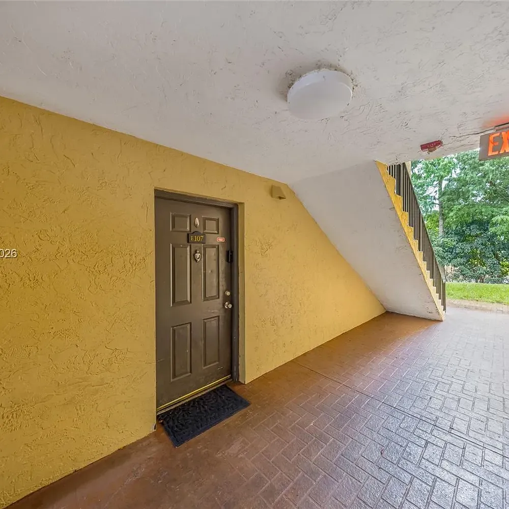 2 bed, 1057 sqft, $1,840 — Photo 4