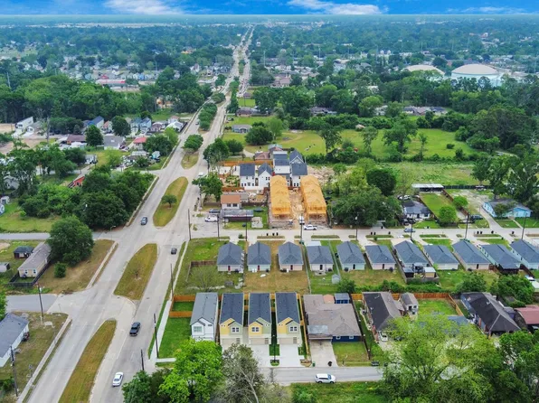 7542 Charlie St, Houston, TX 77088