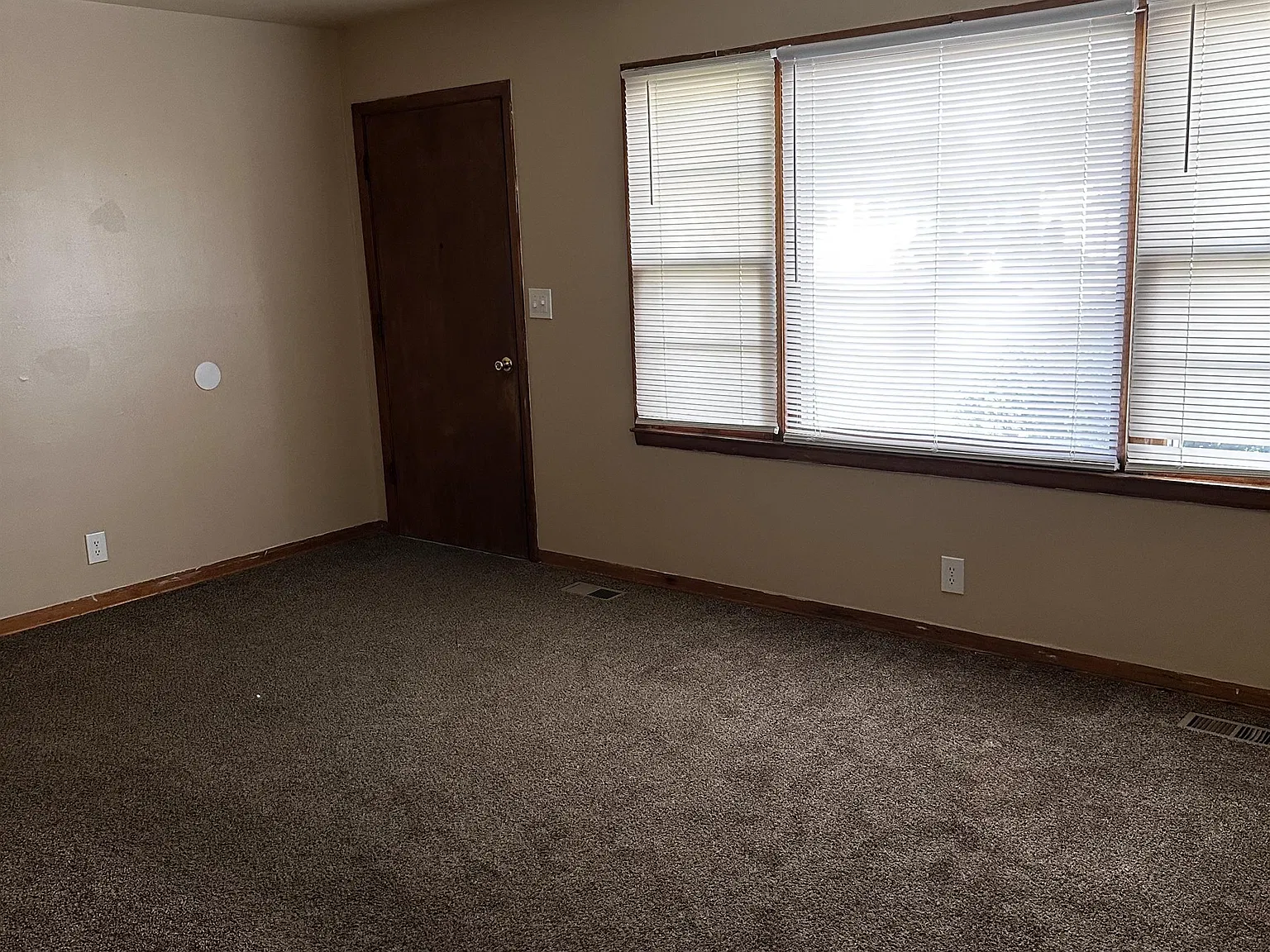 903 Smith Street - 1 — Photo 2