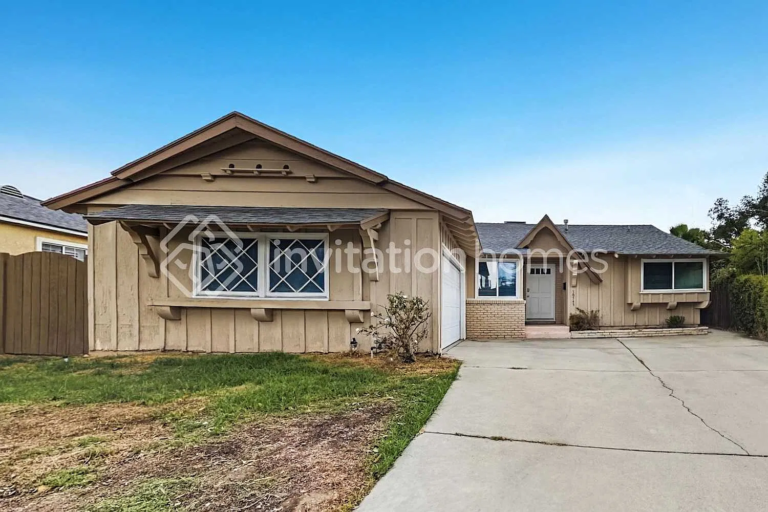 16745 Archwood St Van Nuys, CA 91406 — Photo 1