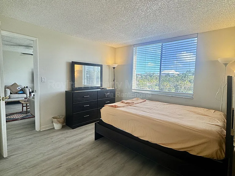 1740 NW North River Dr #516 — Photo 10