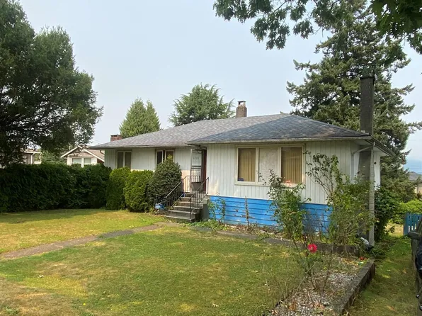 4757 Buxton St, Burnaby, BC V5H 1J2