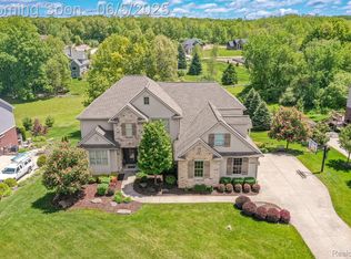 8922 Stonewall W, Clarkston, MI