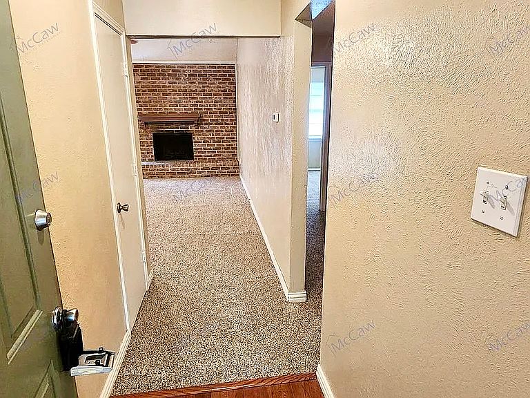 1st image of 2200 Oak Hill Dr #4