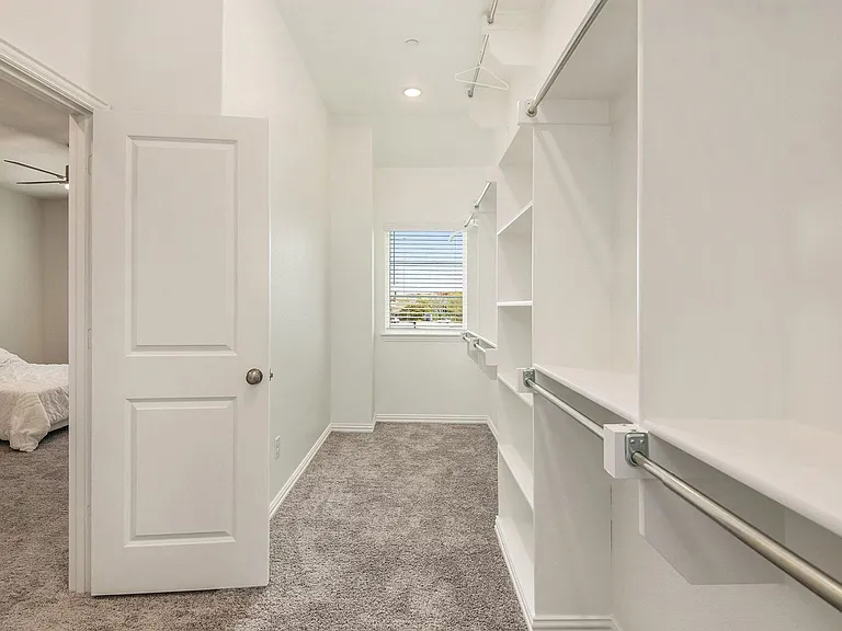 4525 Bishop St — Photo 15
