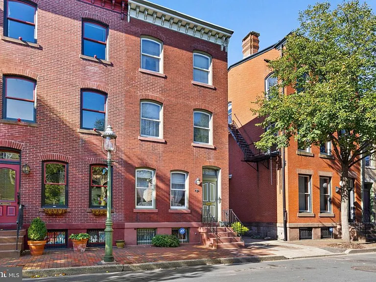 117 Jackson St — Photo 1