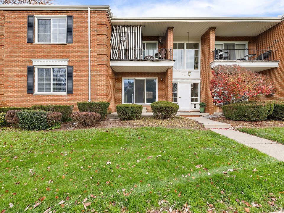 1st image of 716 E Fox Hills Dr