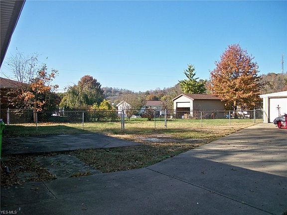 4th image of 1810 Rockland Ave