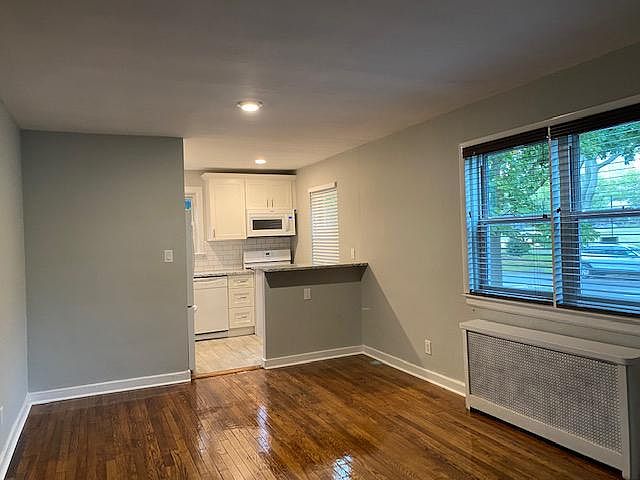 1st image of 7402 260th St #1