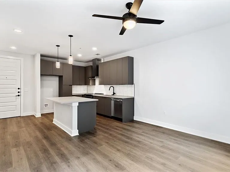 2220 Webberville Rd #318 — Photo 4