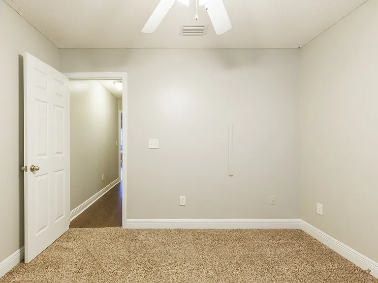 76 Brookfield Dr — Photo 30