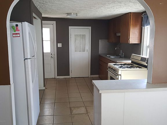 5th image of 1624 Hamilton Ave NW