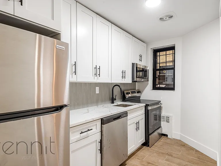 123 8th Ave #PRIVATE-BACK — Photo 4