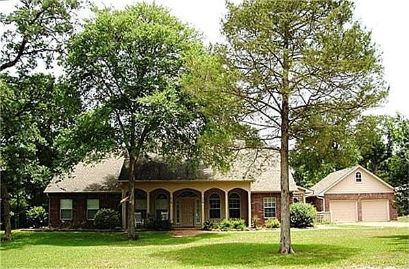 1st image of 550 Walnut Dr