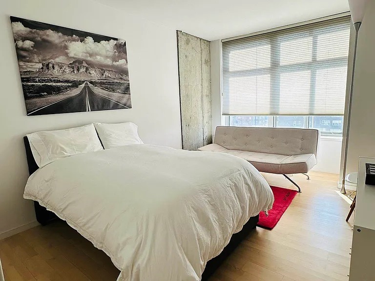188 E 64th St #1506 — Photo 18