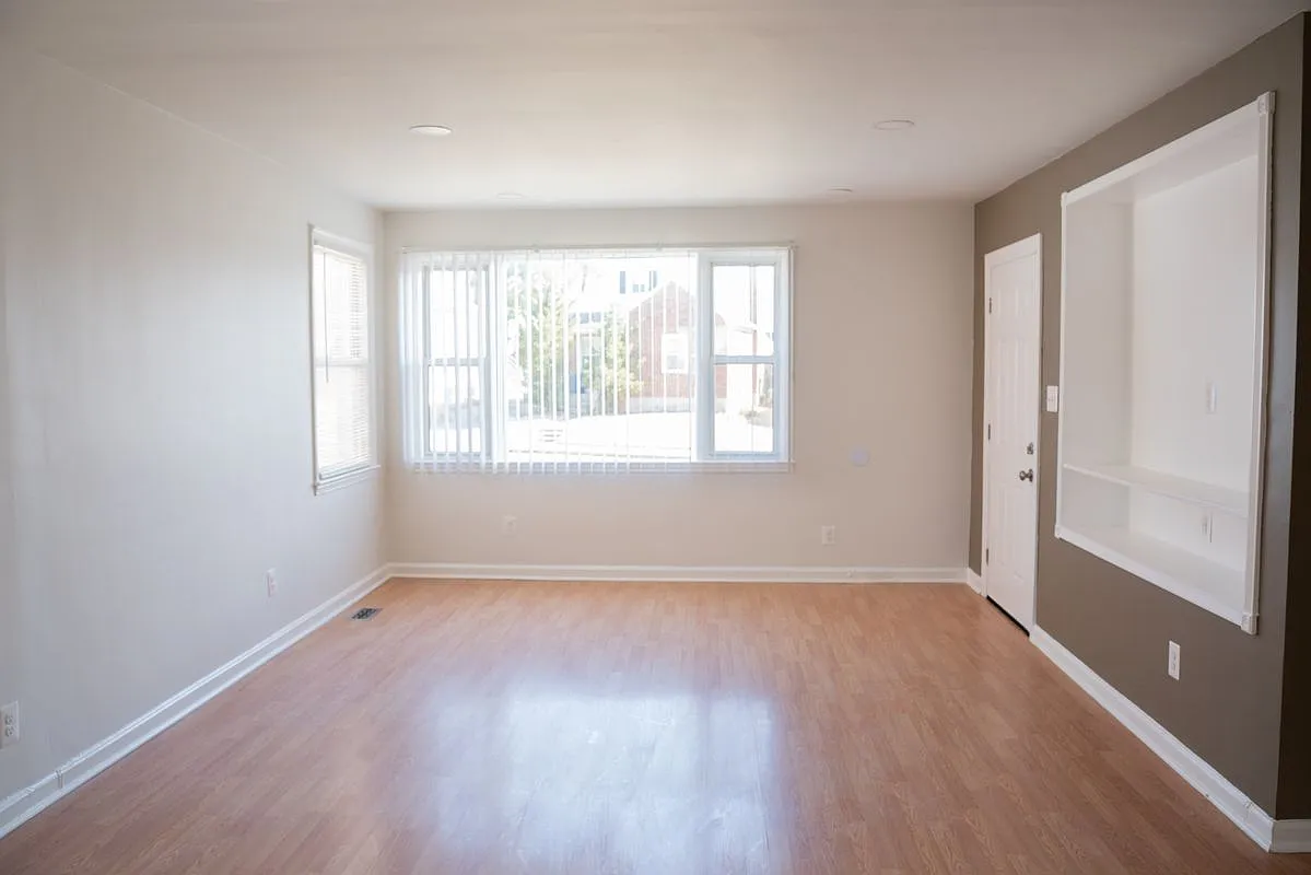 2 bed, 1.0 bath, 1146 sqft, $1,850 — Photo 2