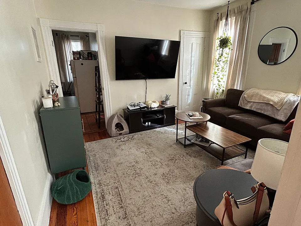 257 Beacon St #3