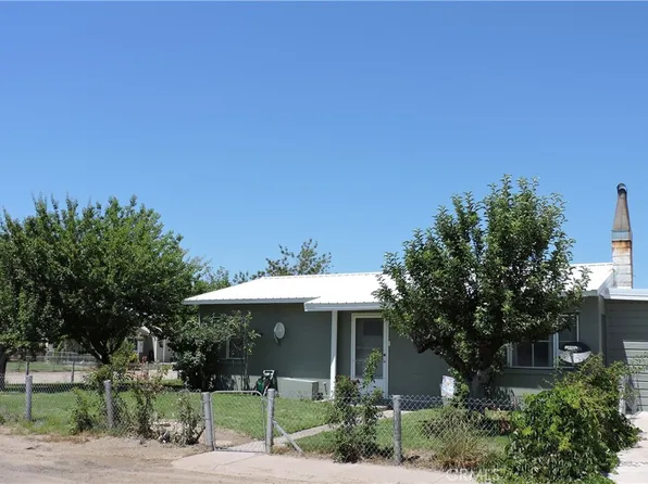 102 Manzanita St, Herlong, CA 96113