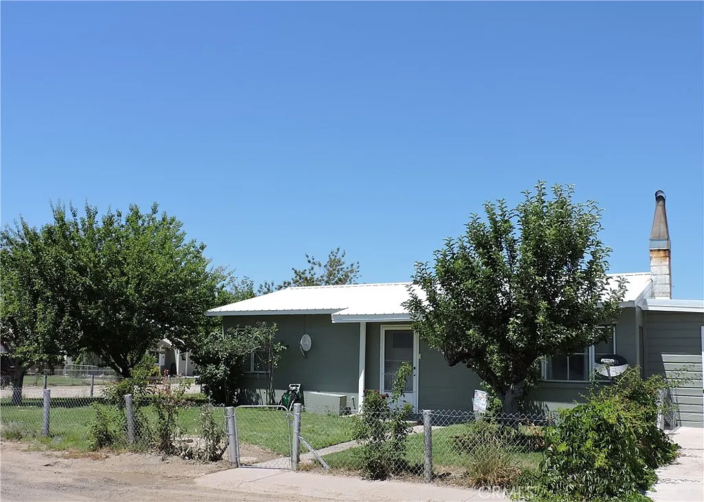 102 Manzanita St photo 1