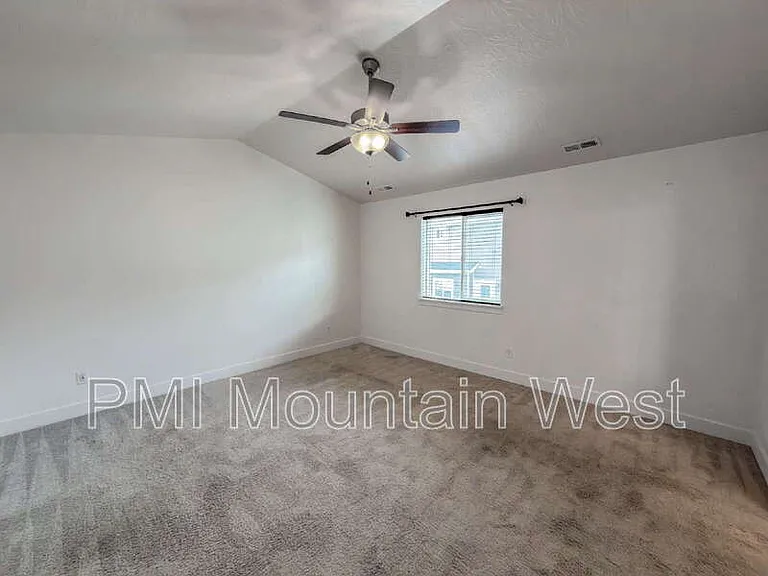 4924 E Breezy Patch Rd — Photo 10