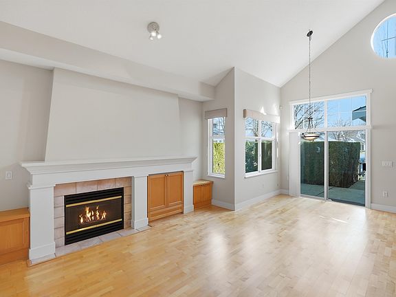 2nd image of 5900 Ferry Rd #2