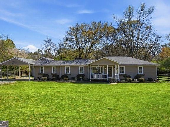 3rd image of 2215 Roper Rd