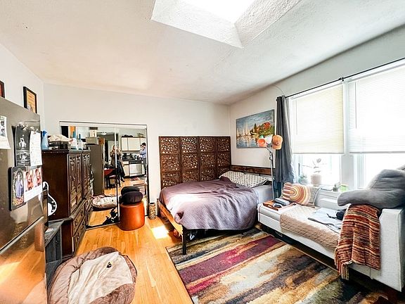 2nd image of 1427 Commonwealth Ave APT 504