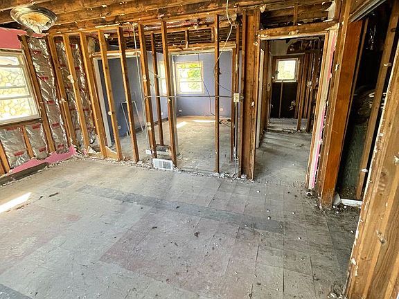 5th image of 13812 Kanawha Ave