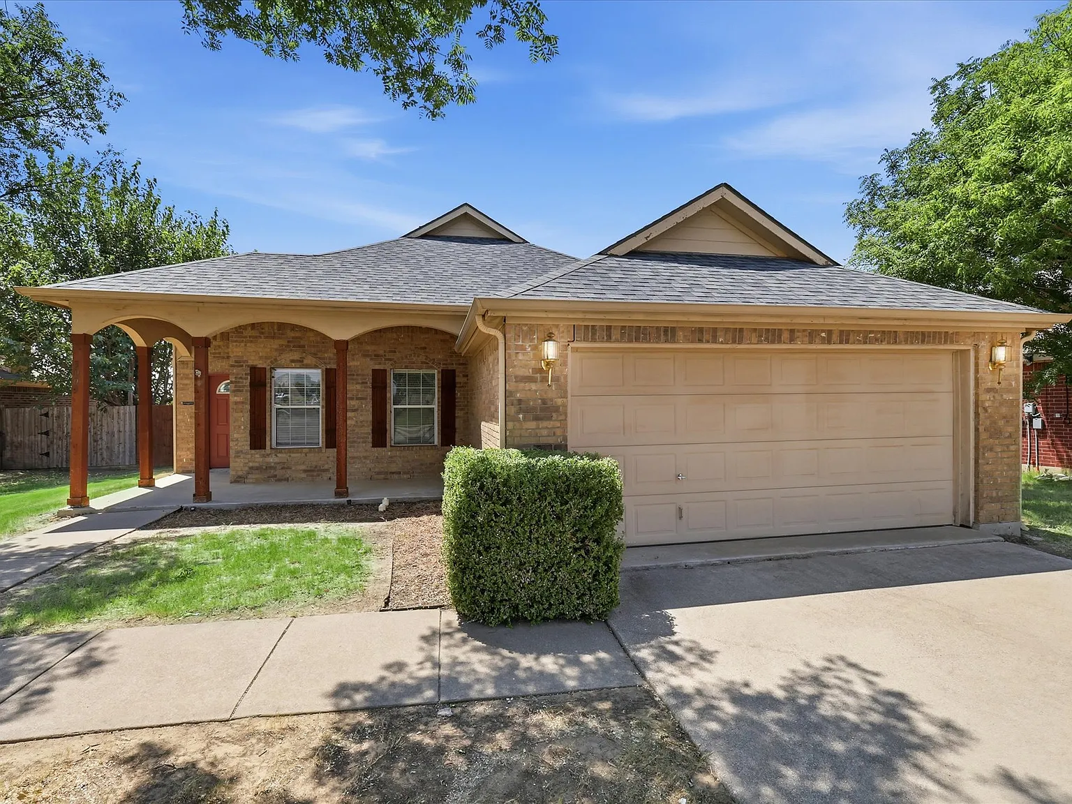 4 bed, 1750 sqft, $2,000 — Photo 4