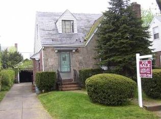 7511 186th St, Fresh Meadows, NY 11366