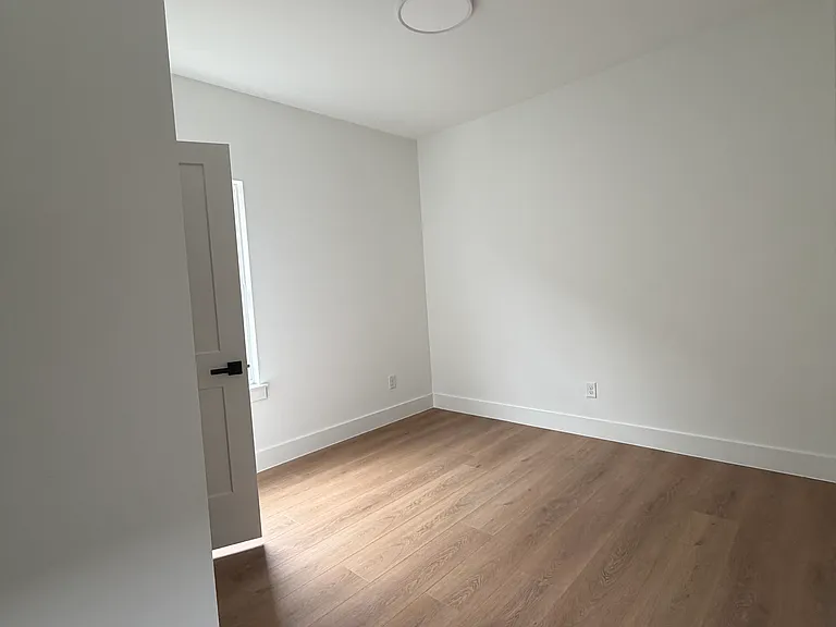 2521 Bethurum Ave — Photo 28