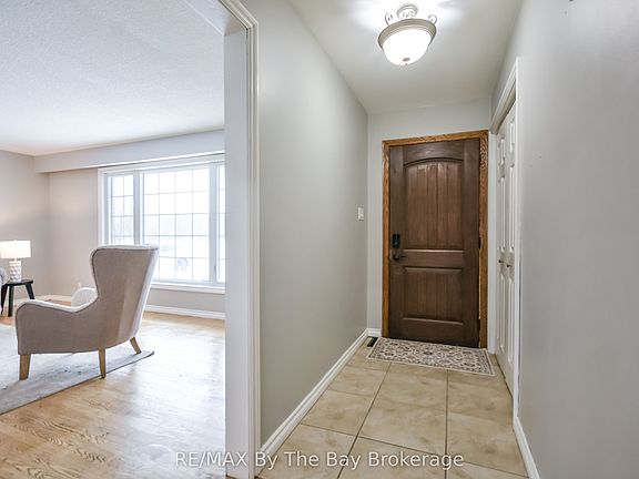 5th image of 111 Balm Beach Rd E