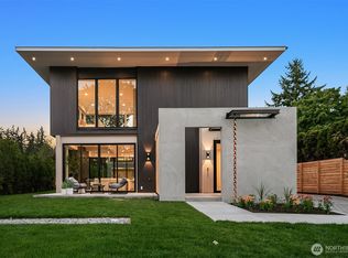 7626 NE 10th St, Medina, WA 98039