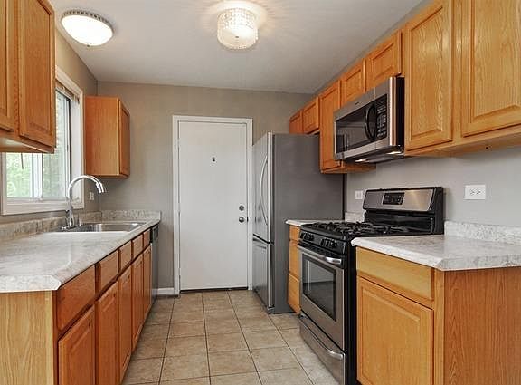 2nd image of 826 Coral Ave