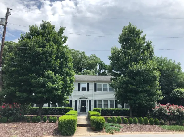 607 Colonial Cir SE, Marietta, GA 30060